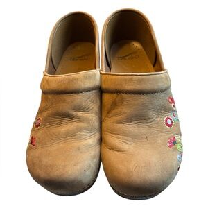 Fairytale Dansko Tan Mules with Floral Embroidery